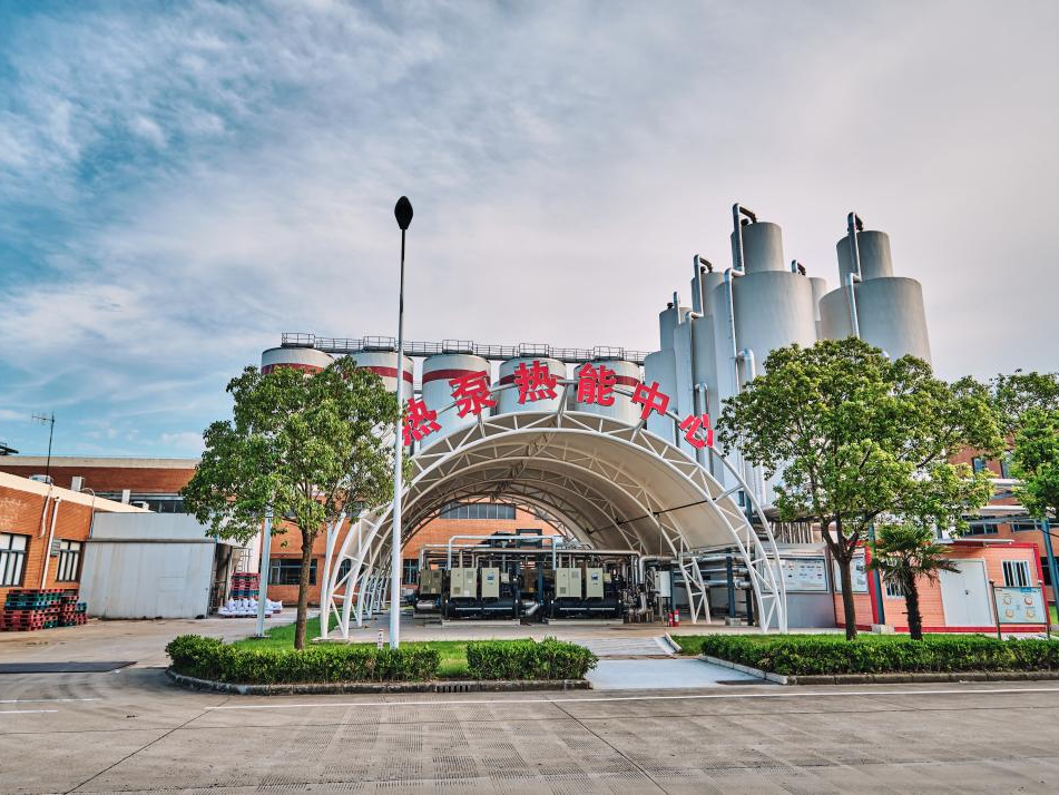 百威南通啤酒熱泵熱能中心·高溫?zé)岜萌〈羝? />
            </div>
            <div   id=